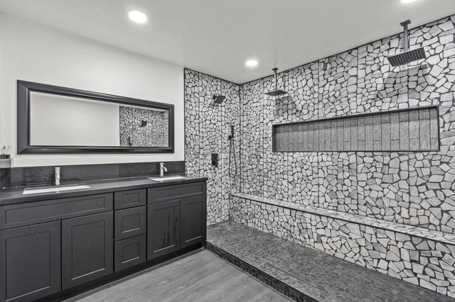 5406 S Tower Road, Santa Fe, TX 77517