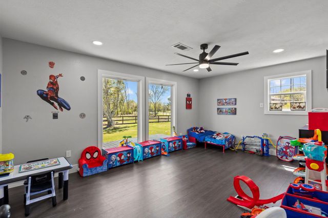 5406 S Tower Road, Santa Fe, TX 77517