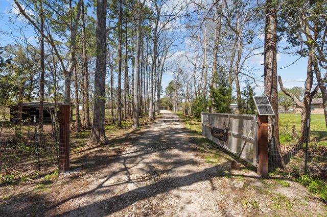 5406 S Tower Road, Santa Fe, TX 77517