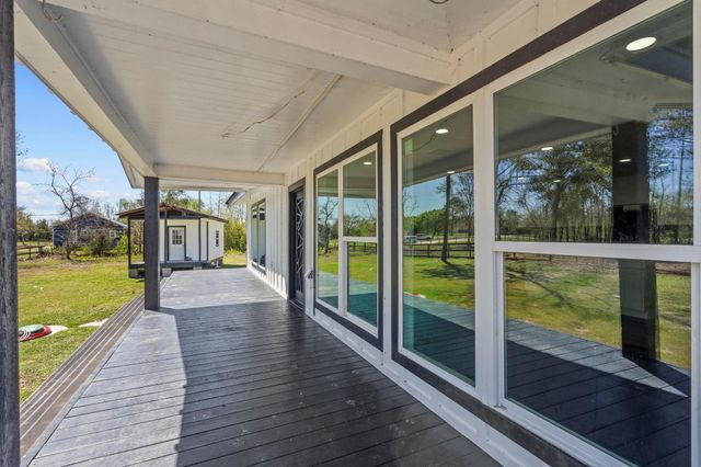 5406 S Tower Road, Santa Fe, TX 77517