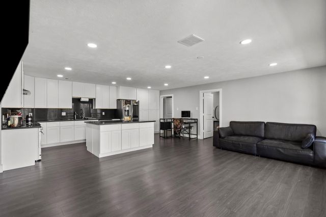 5406 S Tower Road, Santa Fe, TX 77517