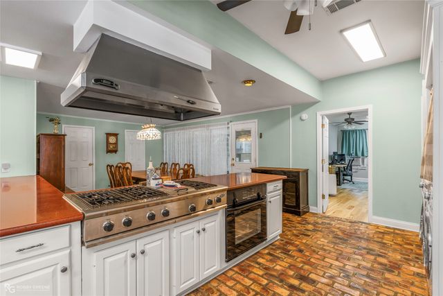 939 Elmwood Street, Shreveport, LA 71104