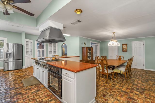 939 Elmwood Street, Shreveport, LA 71104