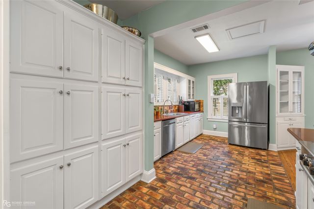 939 Elmwood Street, Shreveport, LA 71104