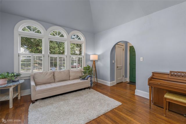 939 Elmwood Street, Shreveport, LA 71104