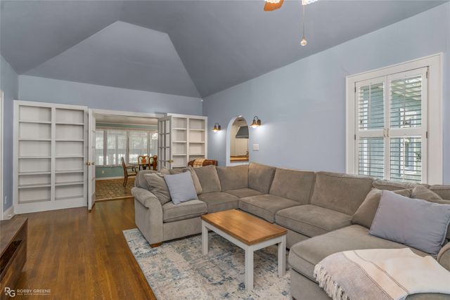 939 Elmwood Street, Shreveport, LA 71104