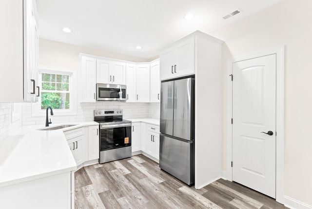 5610 Old Cifax Road, Goode, VA 24556