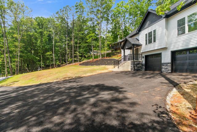 5610 Old Cifax Road, Goode, VA 24556