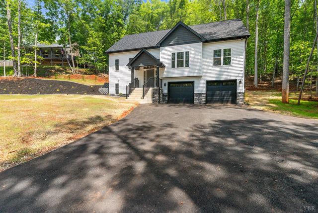 5610 Old Cifax Road, Goode, VA 24556