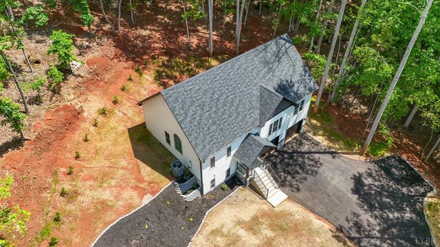 5610 Old Cifax Road, Goode, VA 24556