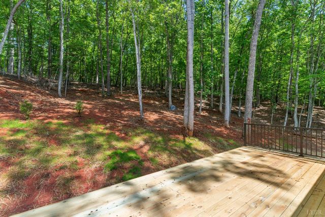 5610 Old Cifax Road, Goode, VA 24556