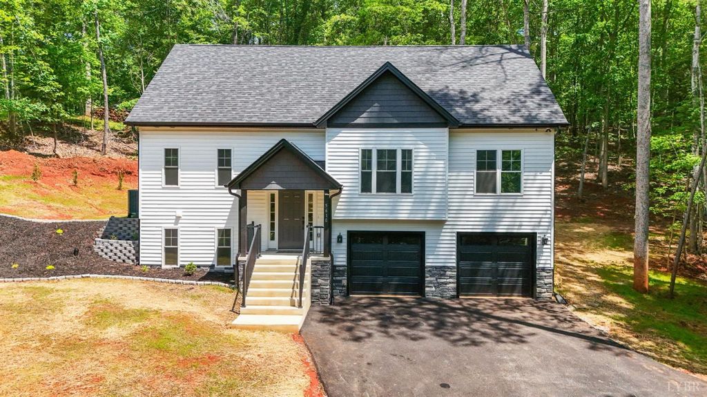 5610 Old Cifax Road, Goode, VA 24556