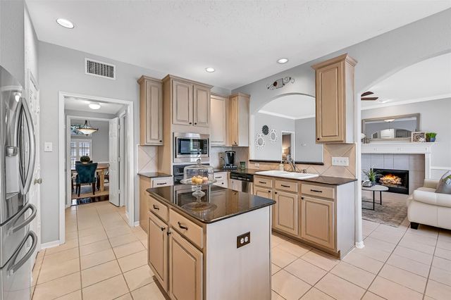 2906 Palmer Drive, Friendswood, TX 77546