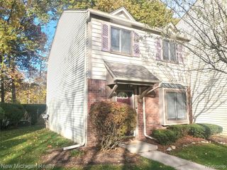 1638 River View Drive, Rochester Hills, MI 48309