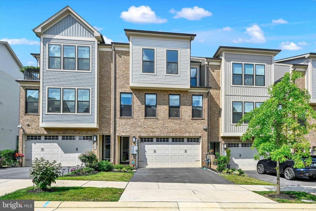 232 HICKORY HOLLOW CT, Cockeysville, MD 21030