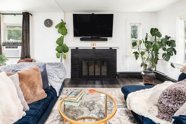 567 Cabot St, Beverly, MA 01915