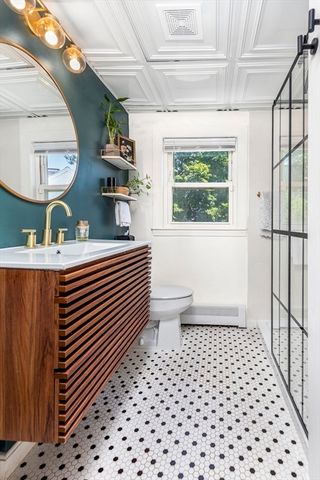 567 Cabot St, Beverly, MA 01915