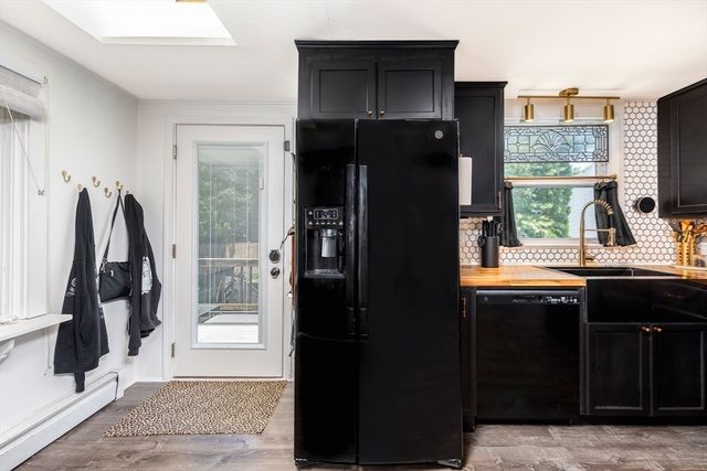567 Cabot St, Beverly, MA 01915