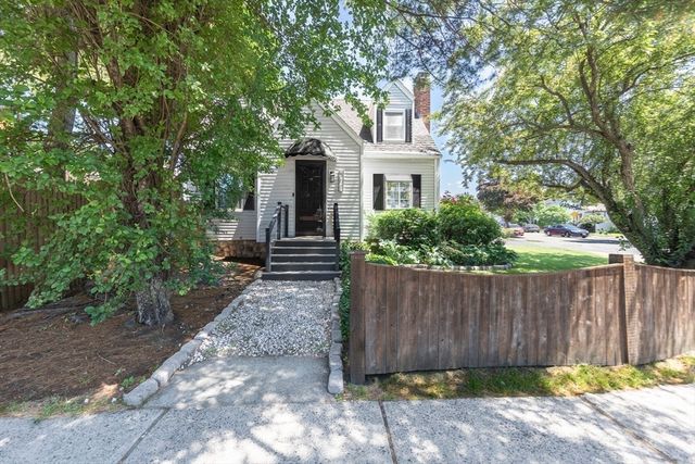 567 Cabot St, Beverly, MA 01915