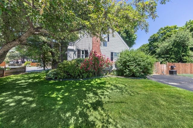 567 Cabot St, Beverly, MA 01915