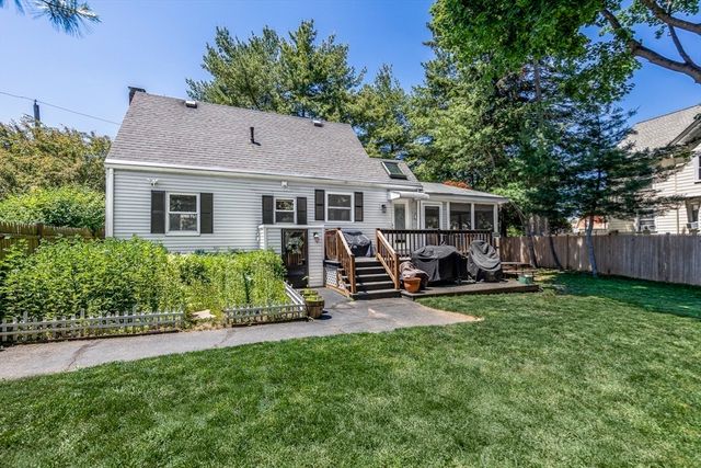 567 Cabot St, Beverly, MA 01915