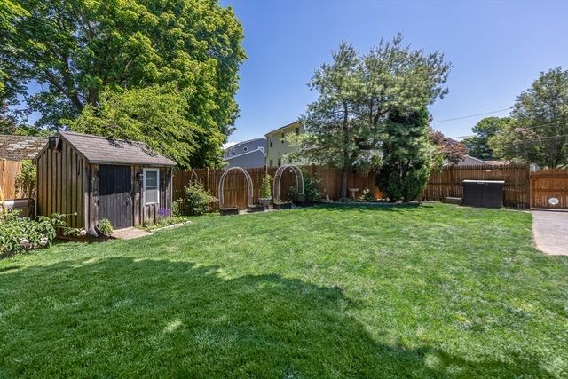 567 Cabot St, Beverly, MA 01915