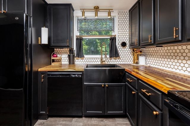 567 Cabot St, Beverly, MA 01915