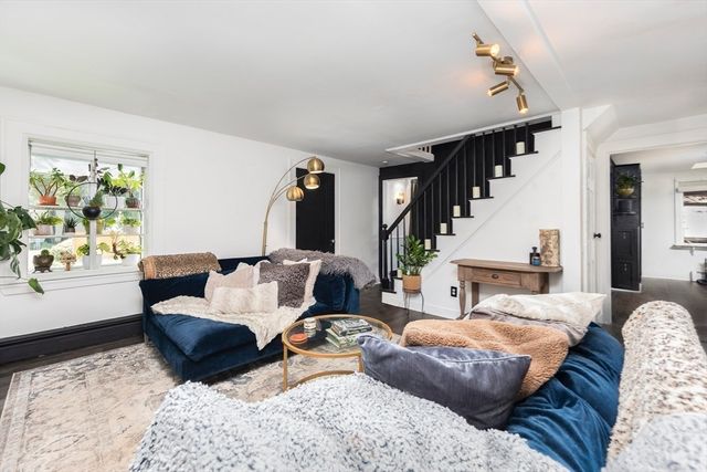 567 Cabot St, Beverly, MA 01915