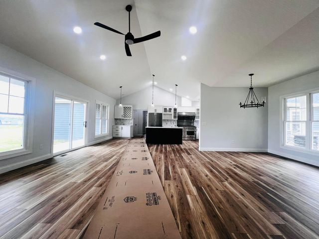 1396 Greenbrier Drive, Mount Vernon, OH 43050