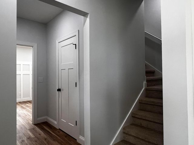 1396 Greenbrier Drive, Mount Vernon, OH 43050