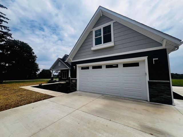 1396 Greenbrier Drive, Mount Vernon, OH 43050
