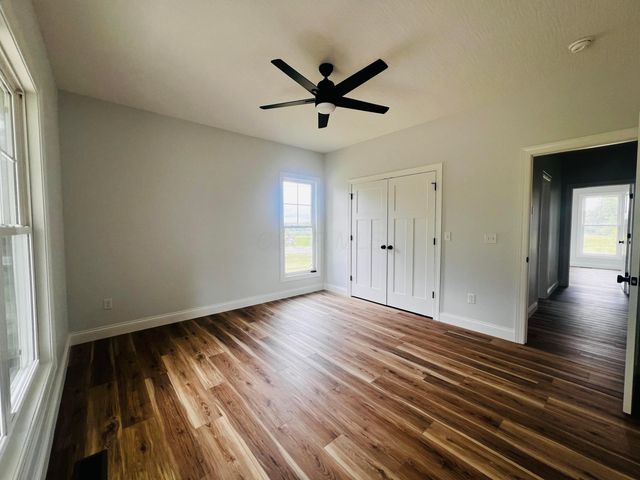 1396 Greenbrier Drive, Mount Vernon, OH 43050