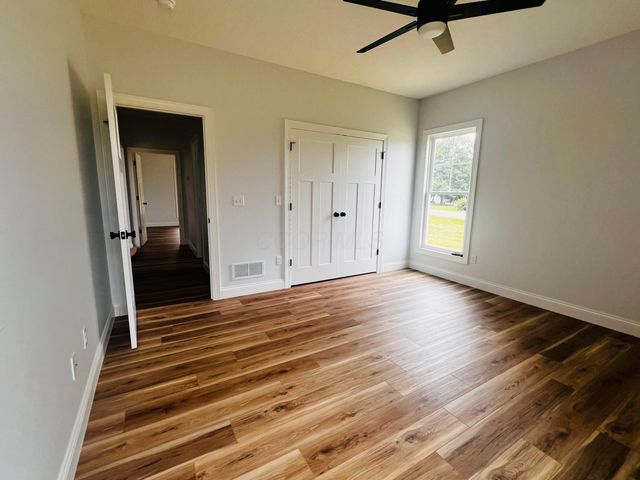1396 Greenbrier Drive, Mount Vernon, OH 43050