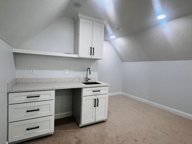 1396 Greenbrier Drive, Mount Vernon, OH 43050