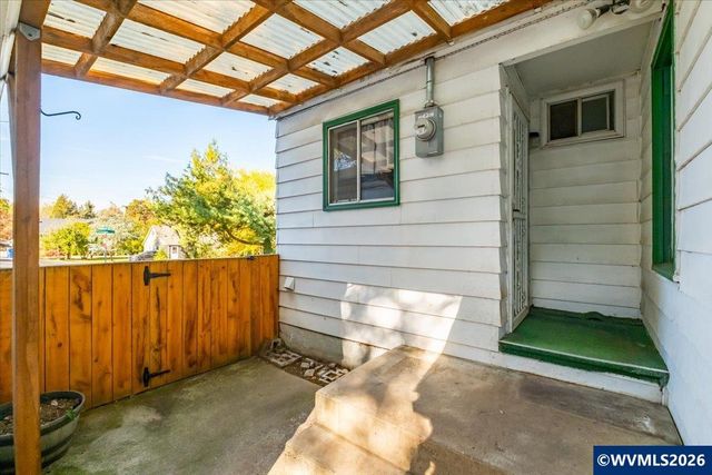 1020 Ratcliff Dr SE, Salem, OR 97302