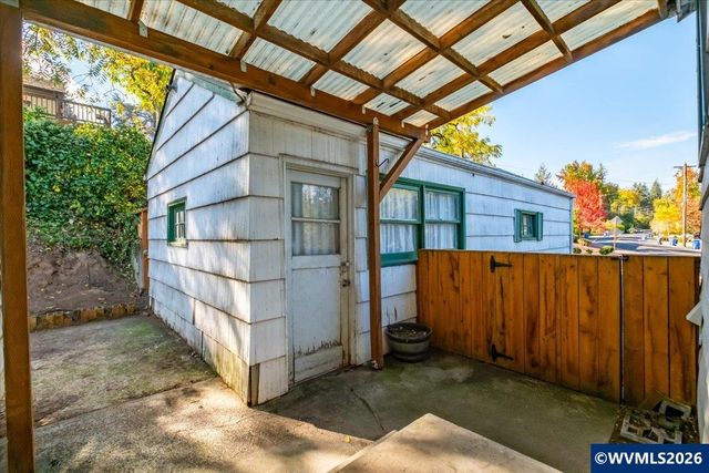 1020 Ratcliff Dr SE, Salem, OR 97302