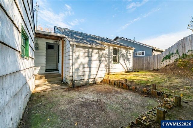 1020 Ratcliff Dr SE, Salem, OR 97302