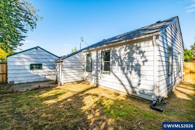 1020 Ratcliff Dr SE, Salem, OR 97302