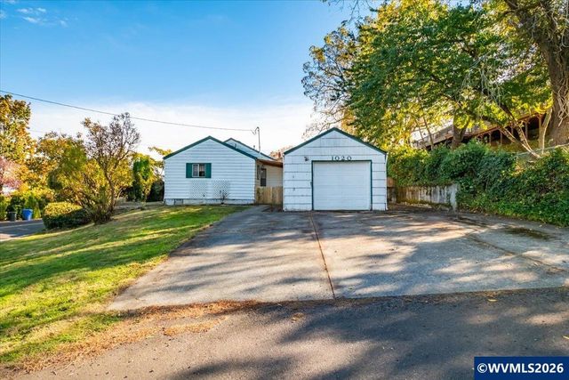 1020 Ratcliff Dr SE, Salem, OR 97302