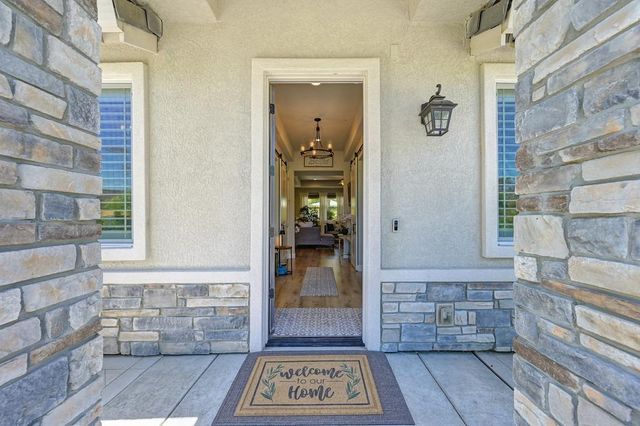 7527 Country Oaks Ln, Orangevale, CA 95662