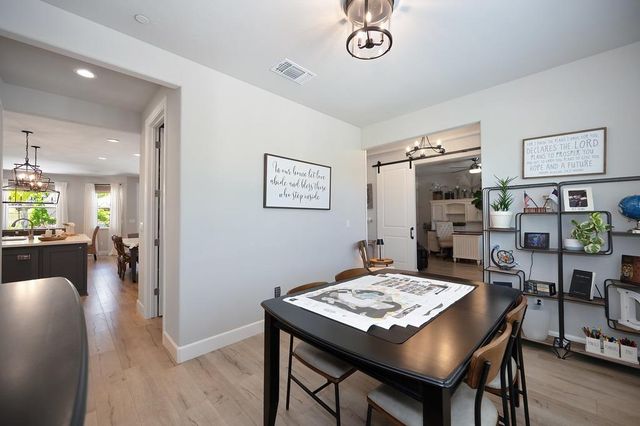 7527 Country Oaks Ln, Orangevale, CA 95662