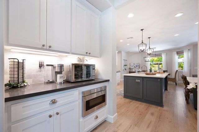 7527 Country Oaks Ln, Orangevale, CA 95662