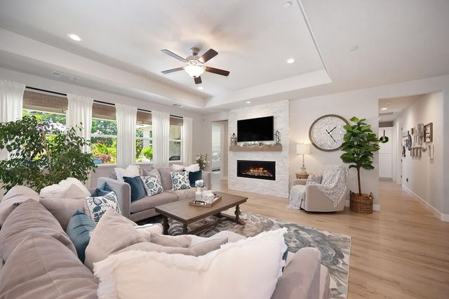 7527 Country Oaks Ln, Orangevale, CA 95662