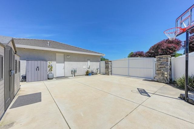 7527 Country Oaks Ln, Orangevale, CA 95662