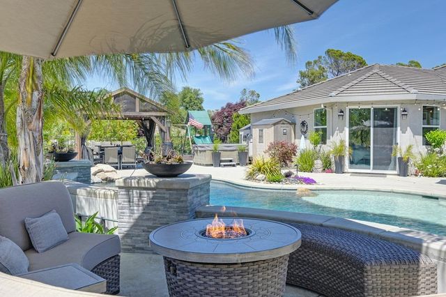 7527 Country Oaks Ln, Orangevale, CA 95662