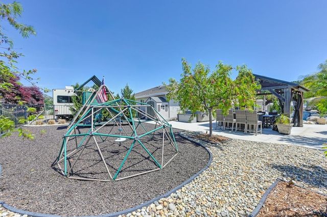 7527 Country Oaks Ln, Orangevale, CA 95662