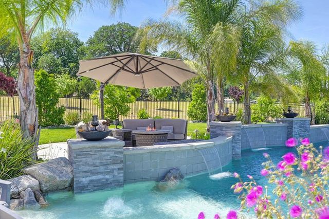 7527 Country Oaks Ln, Orangevale, CA 95662