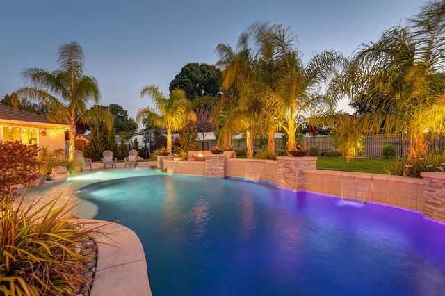 7527 Country Oaks Ln, Orangevale, CA 95662