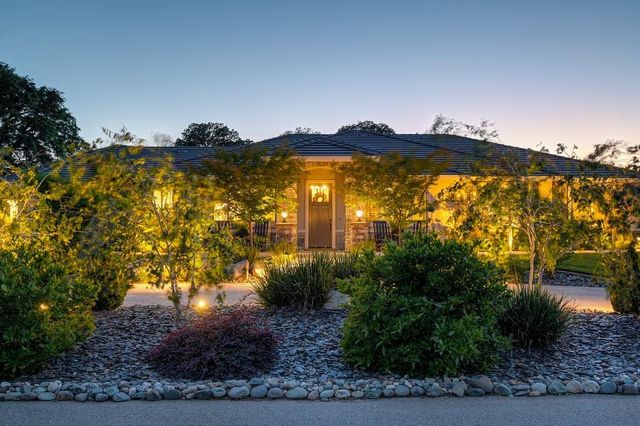 7527 Country Oaks Ln, Orangevale, CA 95662