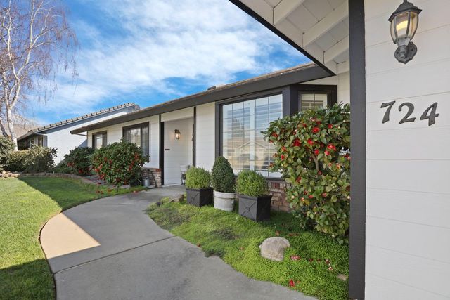 724 Adare Way, Galt, CA 95632